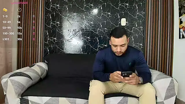 Snapshot of hott_dicks chatting on 02/12/25, 07:35 hott dicks online show from 02/12/25, 07:35