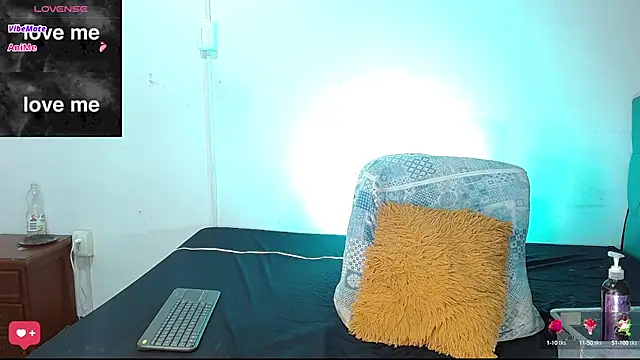 Snapshot of kandy-Jhonson chatting on 01/17/25, 07:49 kandy-Jhonson online show from 01/17/25, 07:49