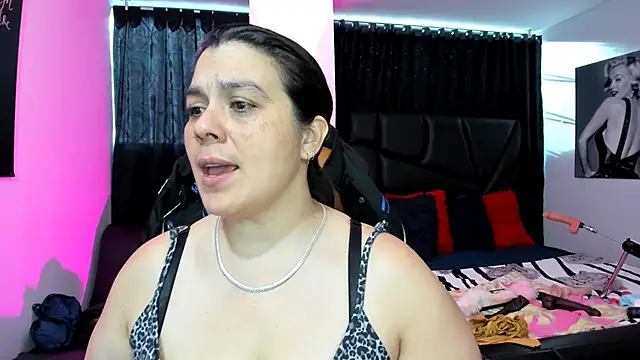 martina foxy  online show from 02/11/25, 12:27