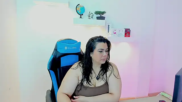 Snapshot of martina_foxy_ chatting on 03/28/26, 11:43 martina foxy online show from 03/28/26, 11:43