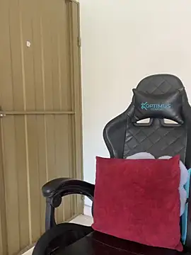 Snapshot of ivanna_rivera chatting on 04/21/26, 03:50 ivanna rivera online show from 04/21/26, 03:50