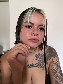 Snapshot of ivanna_rivera chatting on 05/03/26, 02:23 ivanna rivera online show from 05/03/26, 02:23