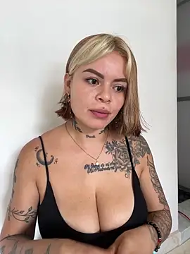 Snapshot of ivanna_rivera chatting on 05/21/26, 06:15 ivanna rivera online show from 05/21/26, 06:15