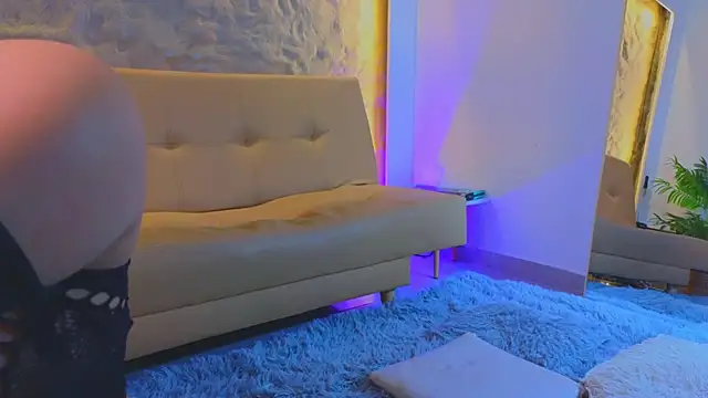 Isa  Blanc online show from 10/20/25, 02:34