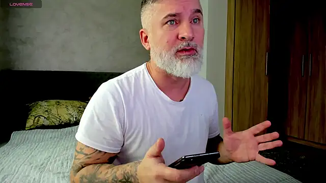 Snapshot of BlowMyXXL chatting on 02/02/25, 10:35 BlowMyXXL online show from 02/02/25, 10:35