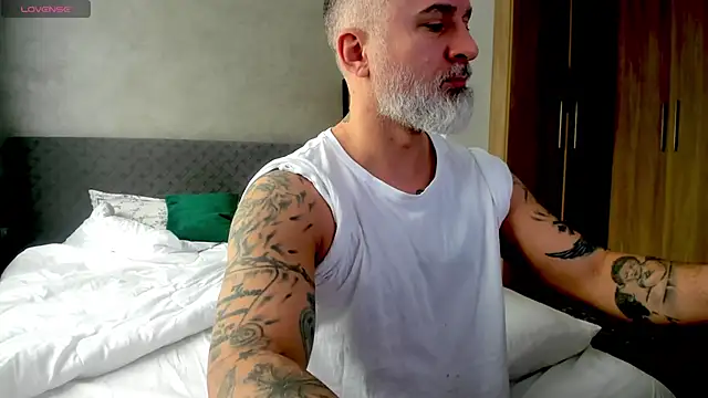 Snapshot of BlowMyXXL chatting on 03/16/25, 08:10 BlowMyXXL online show from 03/16/25, 08:10