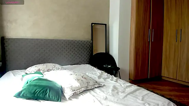 Snapshot of BlowMyXXL chatting on 03/20/25, 11:38 BlowMyXXL online show from 03/20/25, 11:38