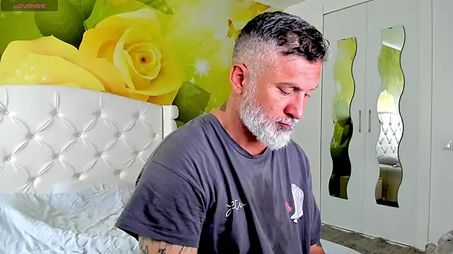 Snapshot of BlowMyXXL chatting on 11/06/25, 08:26 BlowMyXXL online show from 11/06/25, 08:26