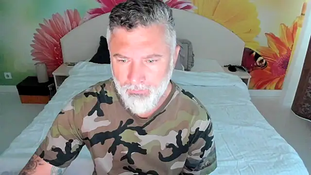 Snapshot of BlowMyXXL chatting on 11/13/25, 05:39 BlowMyXXL online show from 11/13/25, 05:39