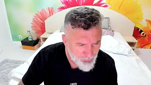 Snapshot of BlowMyXXL chatting on 11/20/25, 08:58 BlowMyXXL online show from 11/20/25, 08:58