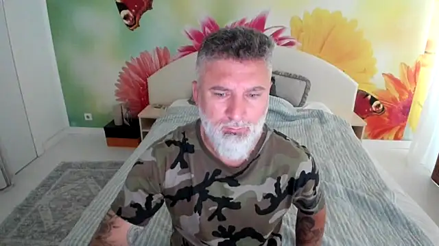 Snapshot of BlowMyXXL chatting on 12/04/25, 09:07 BlowMyXXL online show from 12/04/25, 09:07