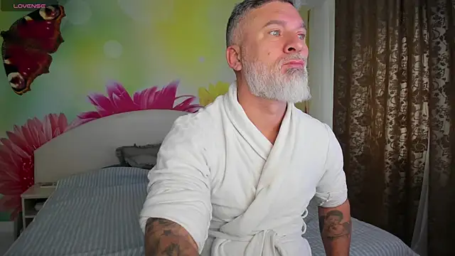 BlowMyXXL online show from 12/18/25, 06:52