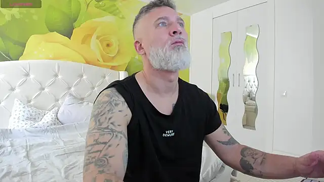 BlowMyXXL online show from 02/25/26, 08:35