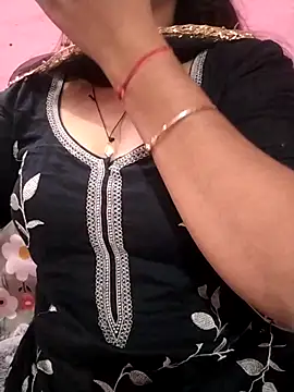 Cute nidhi online show from 12/02/24, 04:53