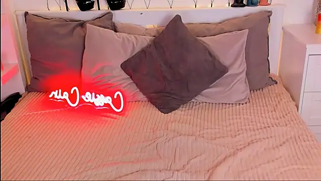 Snapshot of CassyCain chatting on 03/12/26, 10:10 CassyCain online show from 03/12/26, 10:10