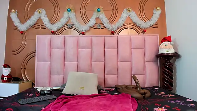 emmily keller19 online show from 12/27/24, 04:21