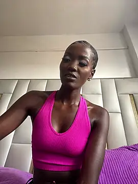 Snapshot of Fanclubbbbb chatting on 02/13/25, 10:44 Fanclubbbbb online show from 02/13/25, 10:44