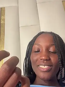 Snapshot of Fanclubbbbb chatting on 03/06/25, 04:19 Fanclubbbbb online show from 03/06/25, 04:19