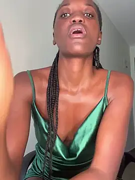 Snapshot of Fanclubbbbb chatting on 09/10/25, 07:41 Fanclubbbbb online show from 09/10/25, 07:41