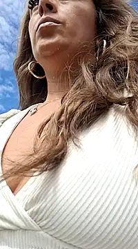 lauramcdowell1 online show from 12/10/24, 02:39