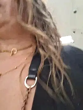 lauramcdowell1 online show from 02/14/25, 08:37