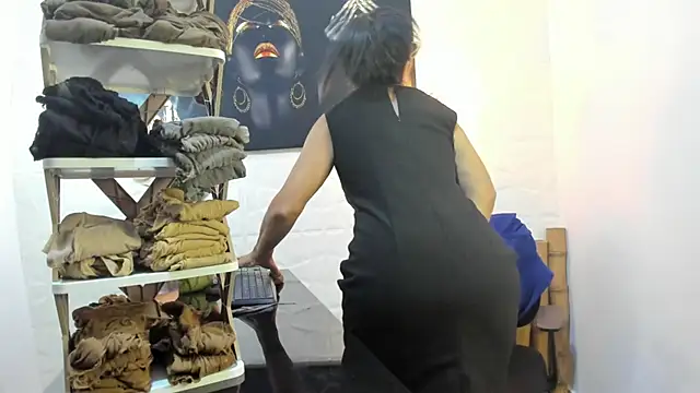 miss lucero1 online show from 02/20/25, 04:50