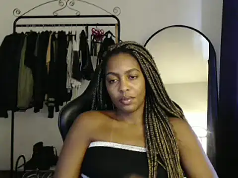 Snapshot of marisilva_br chatting on 02/11/25, 02:13 marisilva br online show from 02/11/25, 02:13