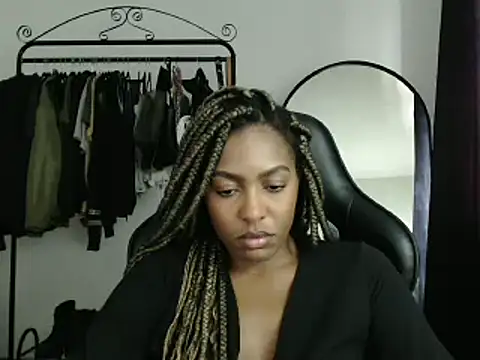 Snapshot of marisilva_br chatting on 02/13/25, 01:48 marisilva br online show from 02/13/25, 01:48