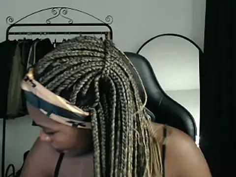 Snapshot of marisilva_br chatting on 02/15/25, 02:04 marisilva br online show from 02/15/25, 02:04