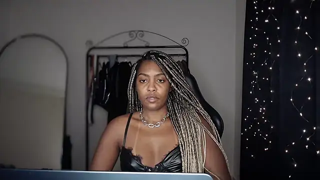 Snapshot of marisilva_br chatting on 10/01/25, 11:00 marisilva br online show from 10/01/25, 11:00