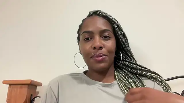 Snapshot of marisilva_br chatting on 10/20/25, 02:12 marisilva br online show from 10/20/25, 02:12