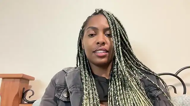 Snapshot of marisilva_br chatting on 10/22/25, 11:37 marisilva br online show from 10/22/25, 11:37