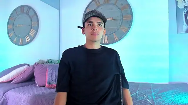 Mike 0233  online show from 12/17/24, 03:39