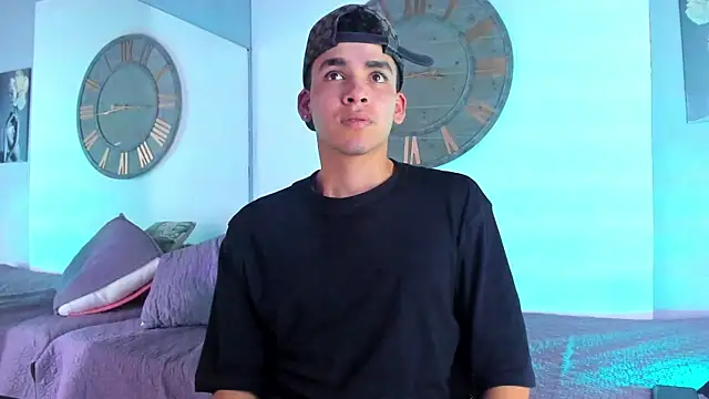 Mike 0233  online show from 12/17/24, 06:45