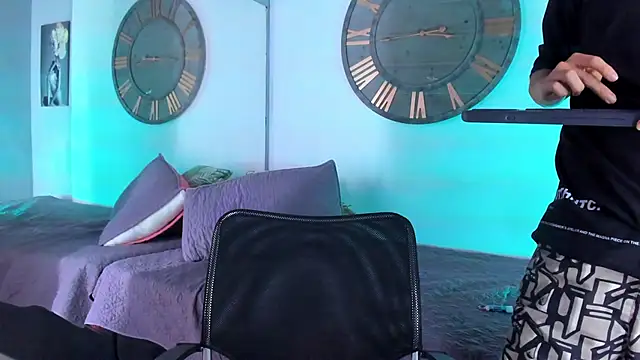 Mike 0233  online show from 12/17/24, 09:50