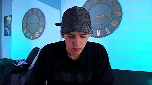 Mike 0233  online show from 12/18/24, 03:58