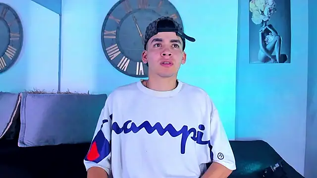 Mike 0233  online show from 01/03/25, 04:11