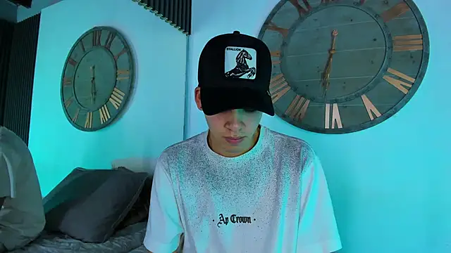 Mike 0233  online show from 02/05/25, 07:29