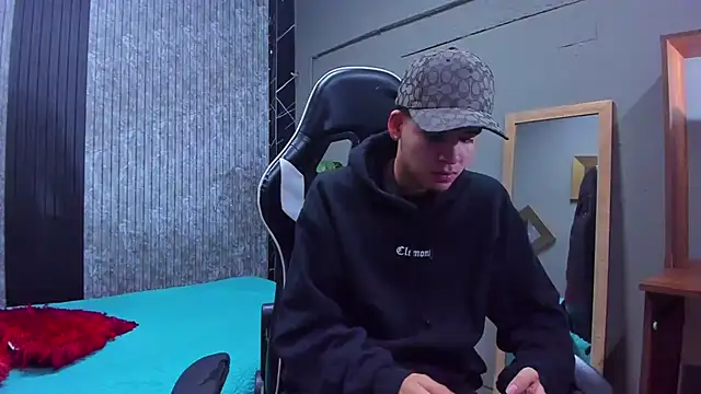 Mike 0233  online show from 03/08/25, 04:01