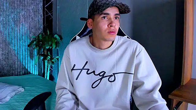 Mike 0233  online show from 03/22/25, 08:08