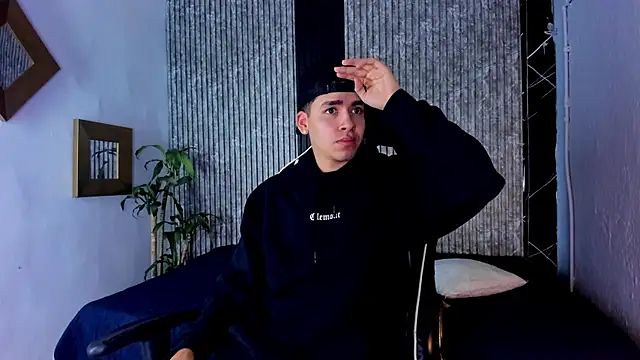 Mike 0233  online show from 09/09/25, 04:34