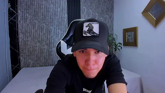 Mike 0233  online show from 10/07/25, 04:42