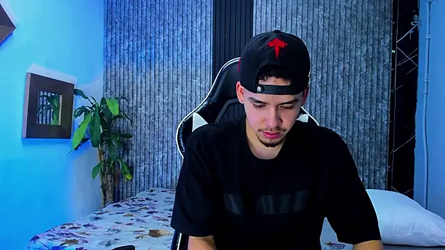 Mike 0233  online show from 02/01/26, 04:33