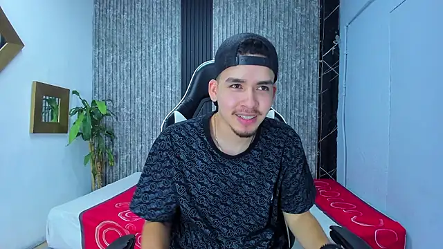 Mike 0233  online show from 02/03/26, 03:37