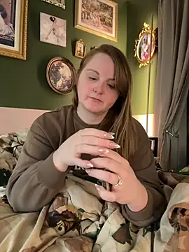 Snapshot of GingerSnap33 chatting on 03/02/25, 12:42 GingerSnap33 online show from 03/02/25, 12:42