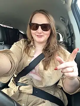 Snapshot of GingerSnap33 chatting on 11/02/25, 06:10 GingerSnap33 online show from 11/02/25, 06:10