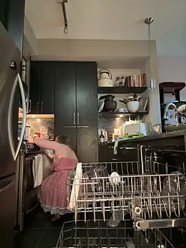 Snapshot of GingerSnap33 chatting on 04/18/26, 06:12 GingerSnap33 online show from 04/18/26, 06:12