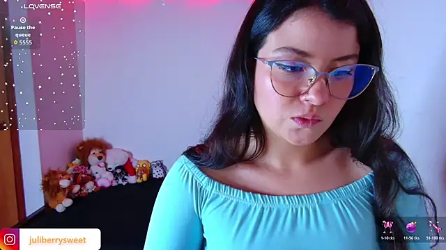 juli05star20 online show from 11/16/25, 08:36