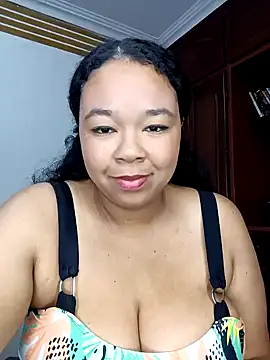 Snapshot of XMara chatting on 01/13/25, 11:27 XMara online show from 01/13/25, 11:27