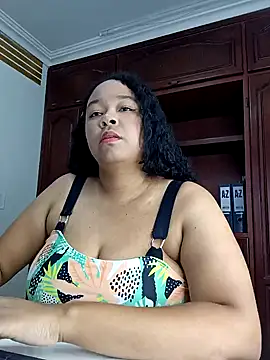 Snapshot of XMara chatting on 01/20/25, 07:57 XMara online show from 01/20/25, 07:57